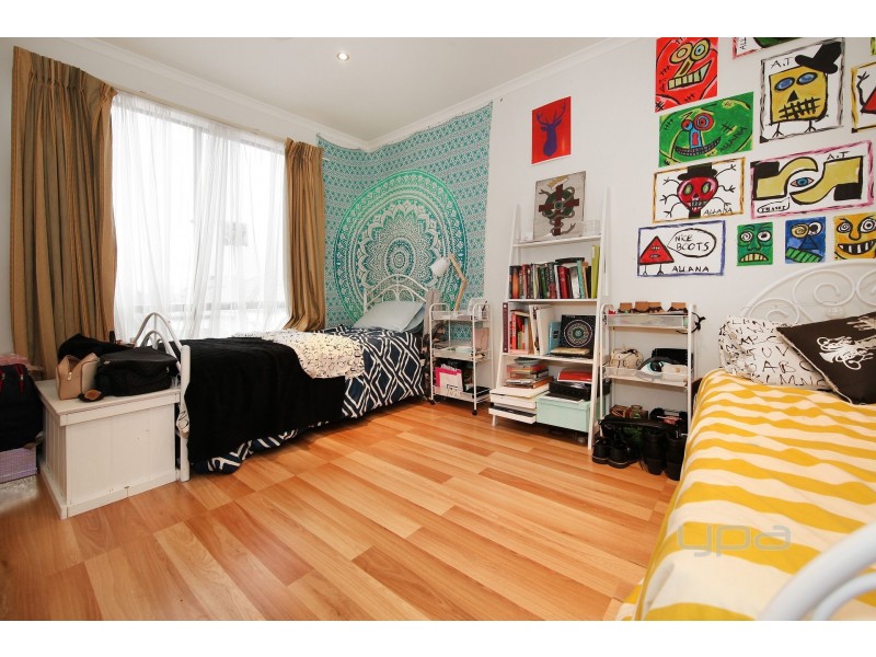 4 Kenrick Mews, Caroline Springs VIC 3023