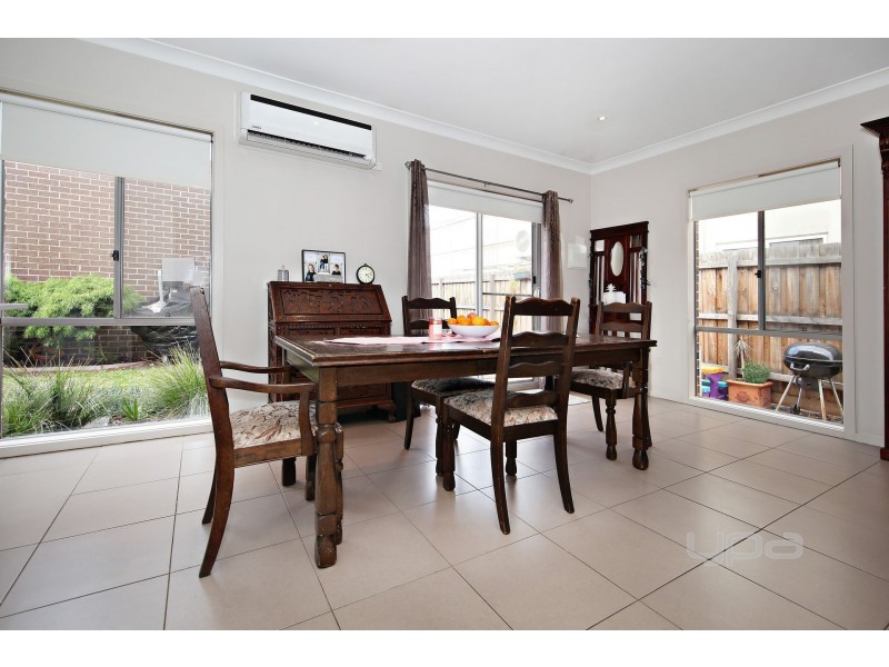 6/2 Elizabeth Street, Rockbank VIC 3335