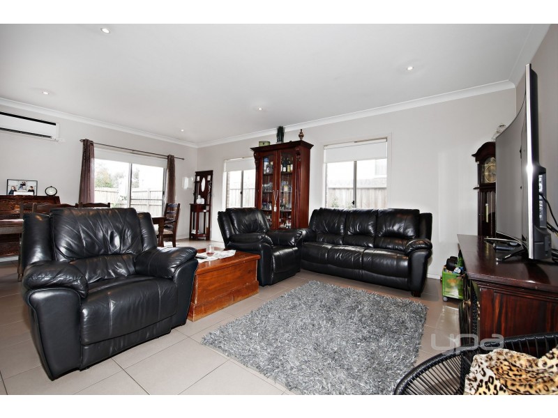 6/2 Elizabeth Street, Rockbank VIC 3335