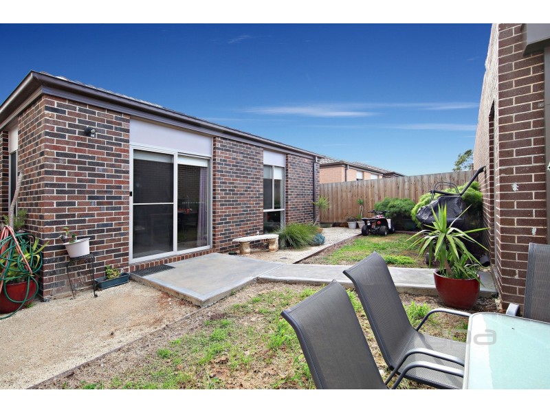 6/2 Elizabeth Street, Rockbank VIC 3335