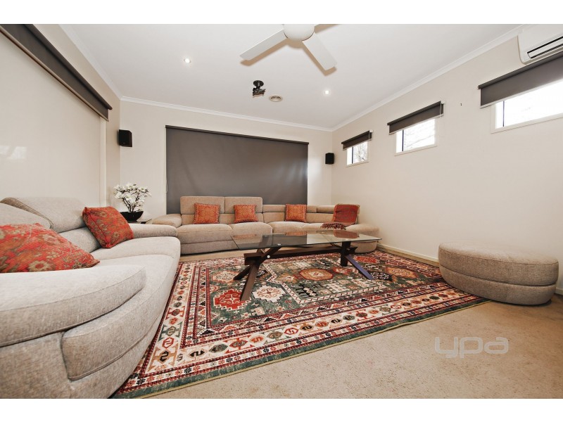 68 Barringo Way, Caroline Springs VIC 3023