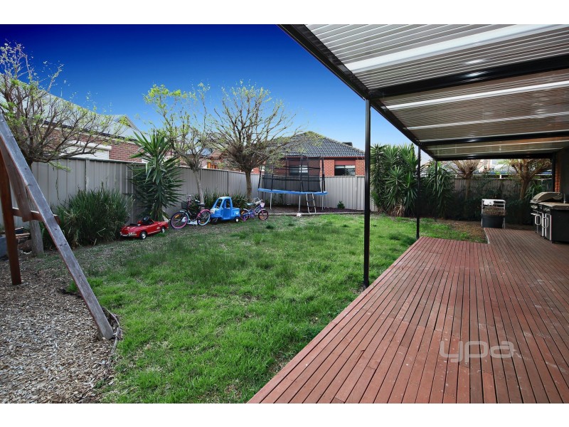 68 Barringo Way, Caroline Springs VIC 3023