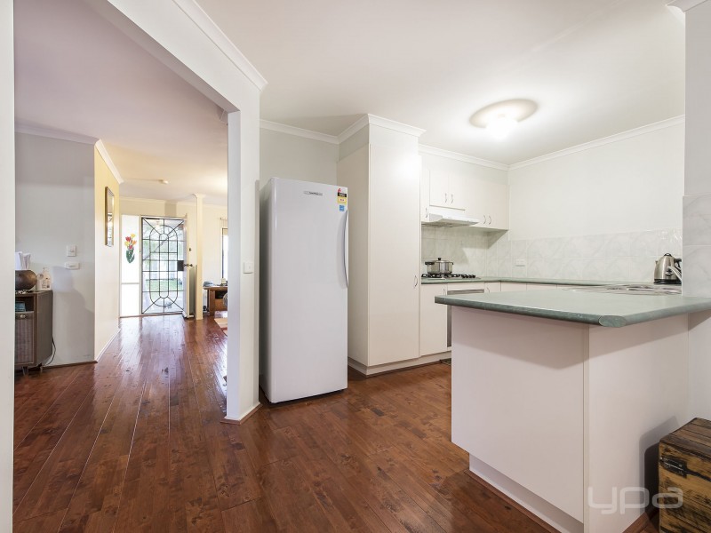 17 Forsyth Close, Burnside VIC 3023
