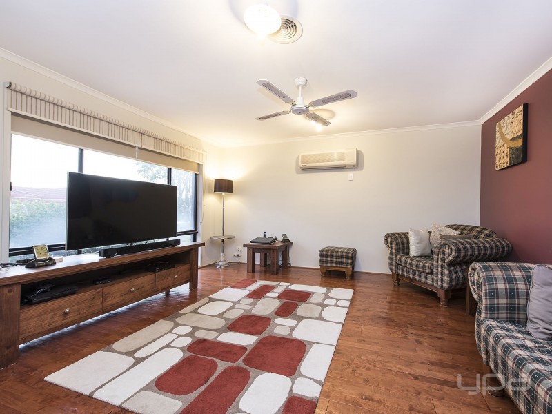 17 Forsyth Close, Burnside VIC 3023