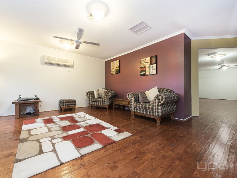 17 Forsyth Close, Burnside VIC 3023