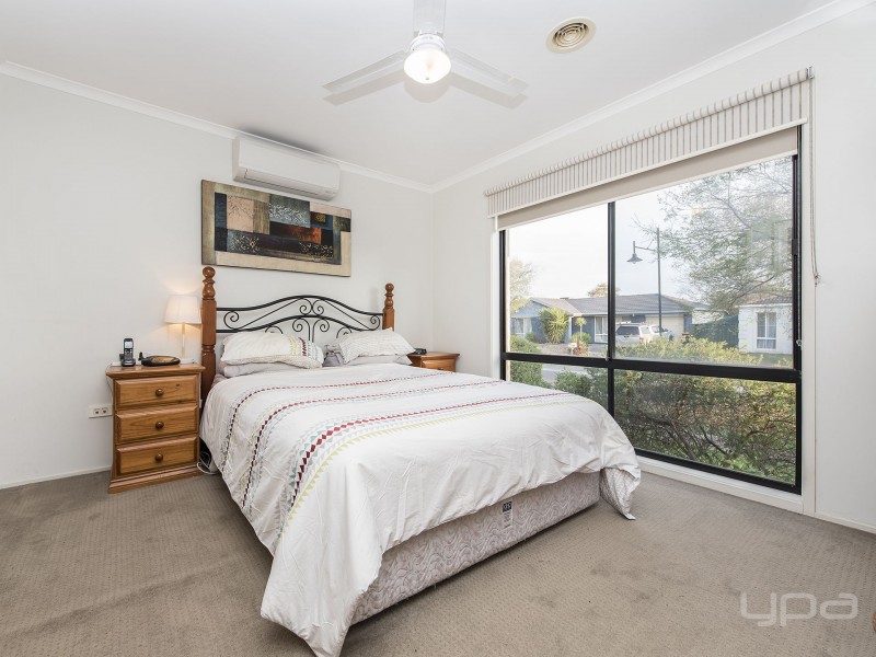 17 Forsyth Close, Burnside VIC 3023