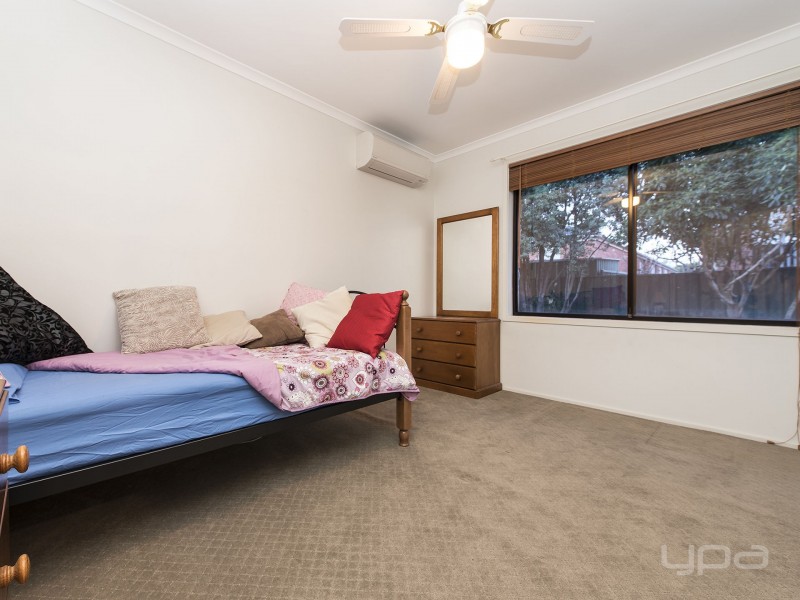 17 Forsyth Close, Burnside VIC 3023