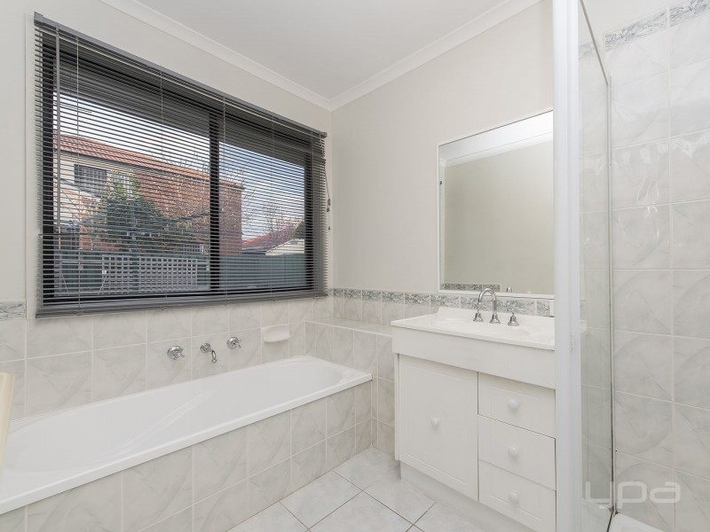 17 Forsyth Close, Burnside VIC 3023