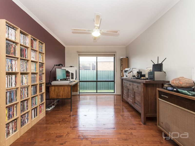 17 Forsyth Close, Burnside VIC 3023