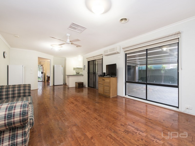 17 Forsyth Close, Burnside VIC 3023