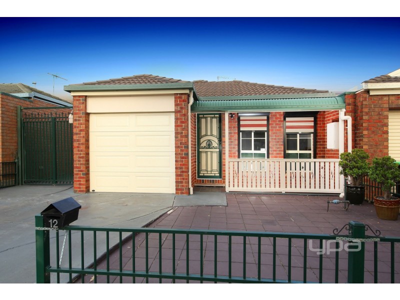 12 Strickland Crescent, Burnside VIC 3023