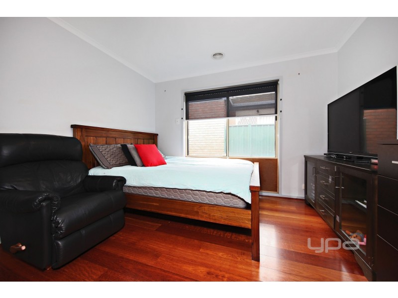 12 Strickland Crescent, Burnside VIC 3023