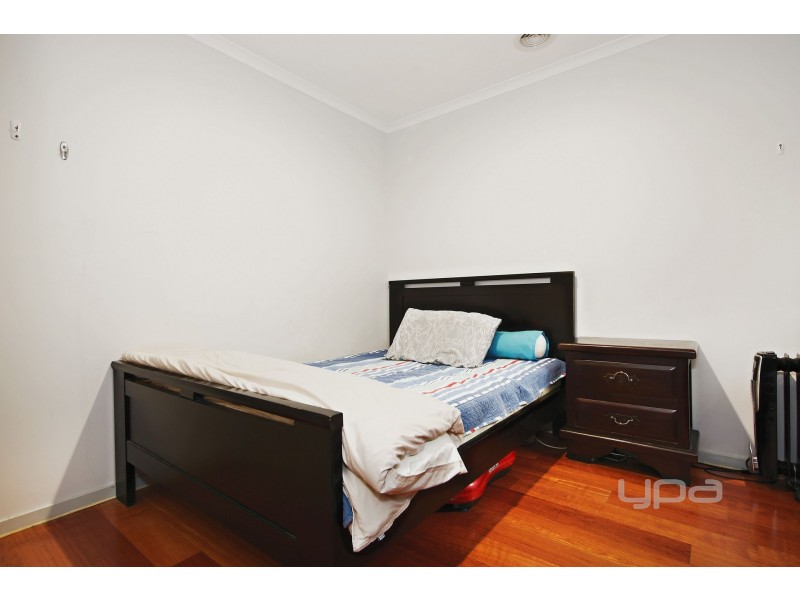 12 Strickland Crescent, Burnside VIC 3023