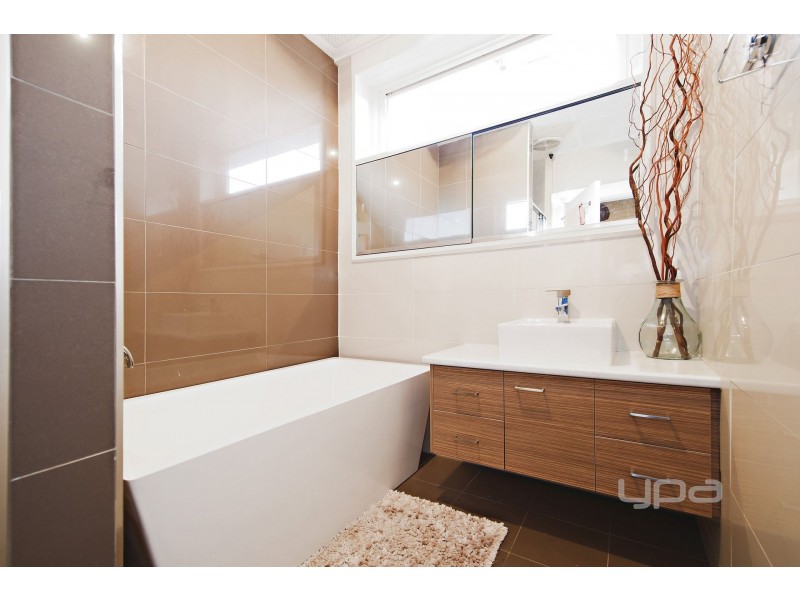 68 Westcott Parade, Rockbank VIC 3335