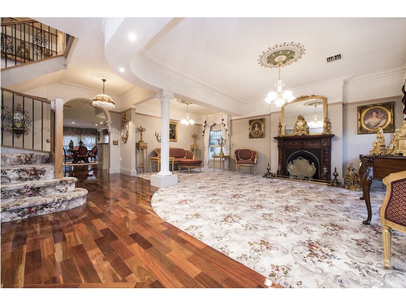 25  Parkin Avenue, Caroline Springs VIC 3023