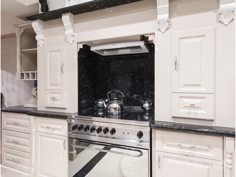 25  Parkin Avenue, Caroline Springs VIC 3023