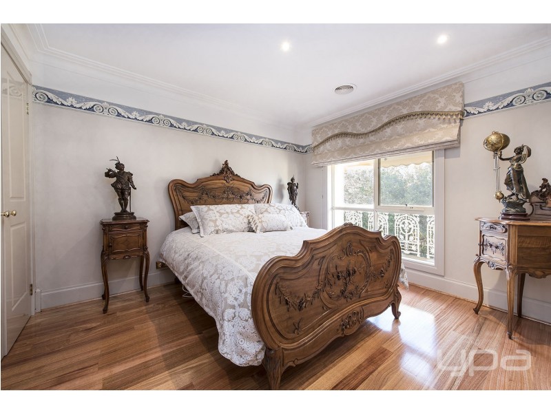 25  Parkin Avenue, Caroline Springs VIC 3023