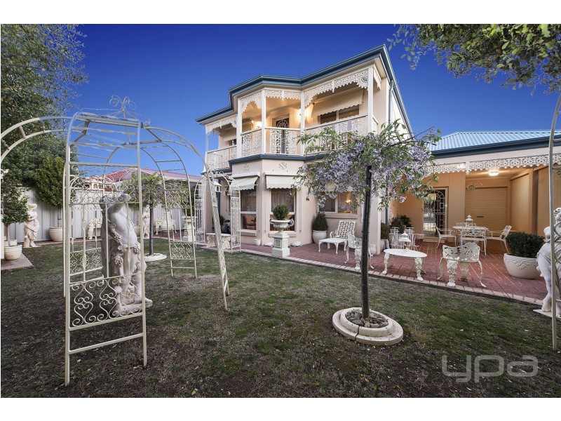 25  Parkin Avenue, Caroline Springs VIC 3023