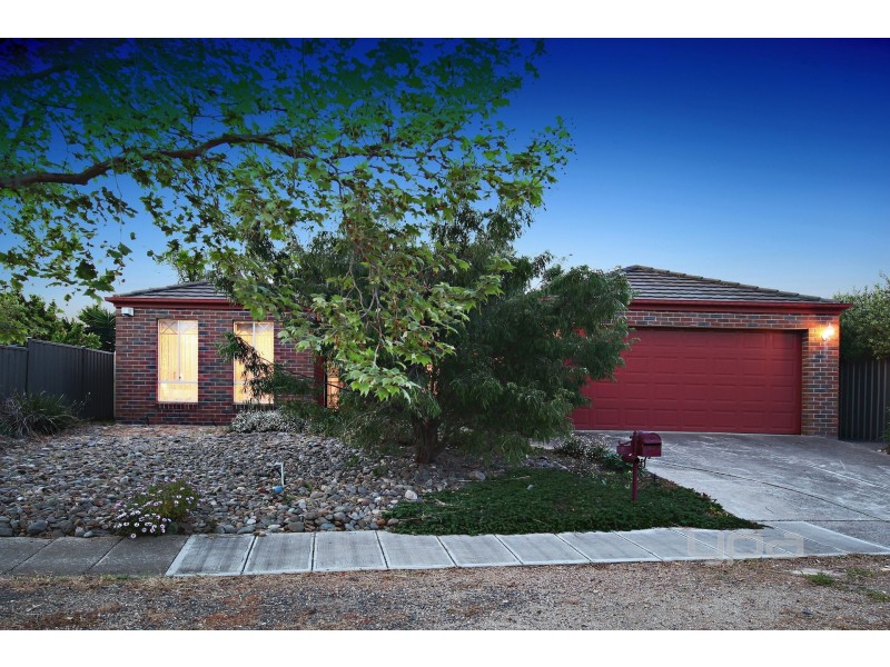 13 Tarcoola Drive, Burnside VIC 3023