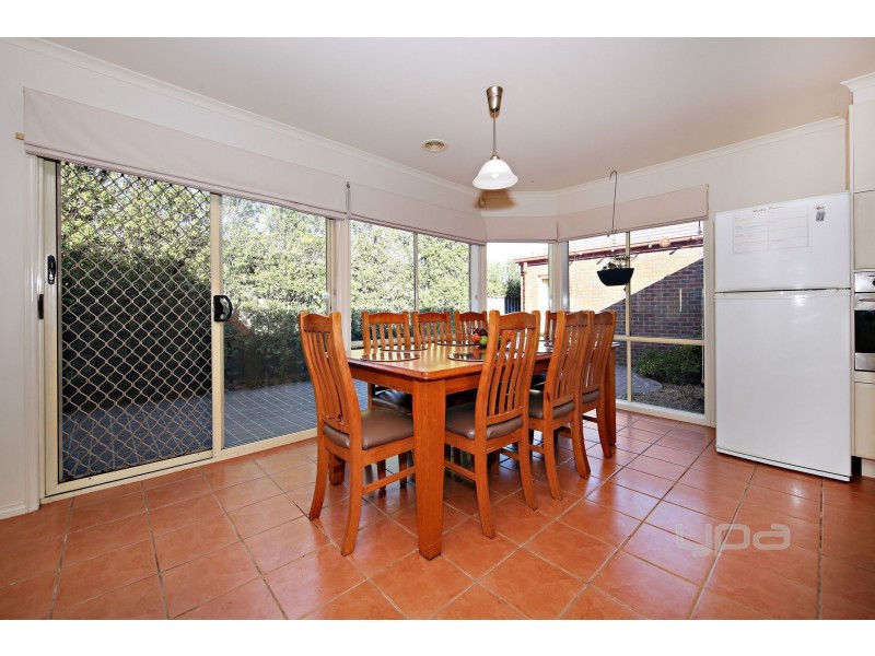 13 Tarcoola Drive, Burnside VIC 3023