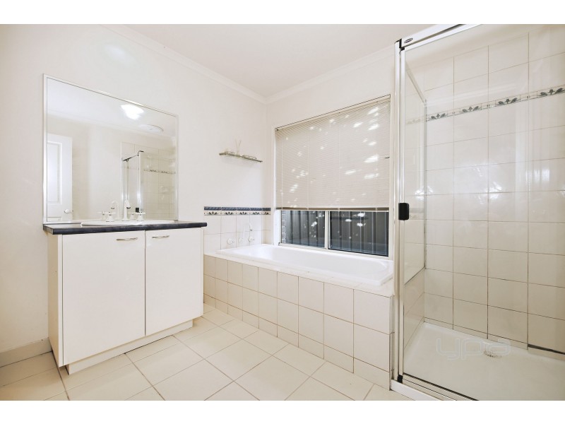 13 Tarcoola Drive, Burnside VIC 3023