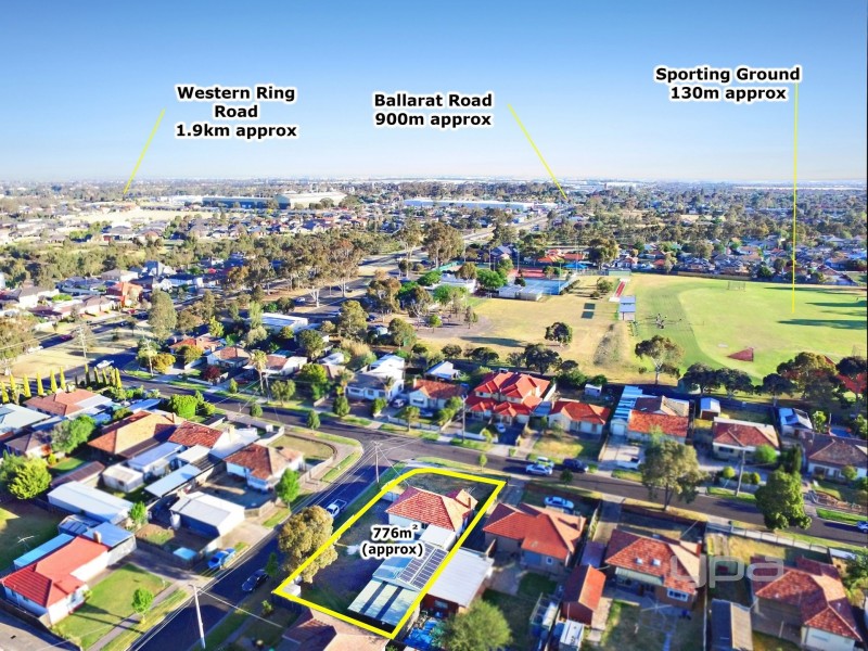 8 Dumfries Street, Deer Park VIC 3023