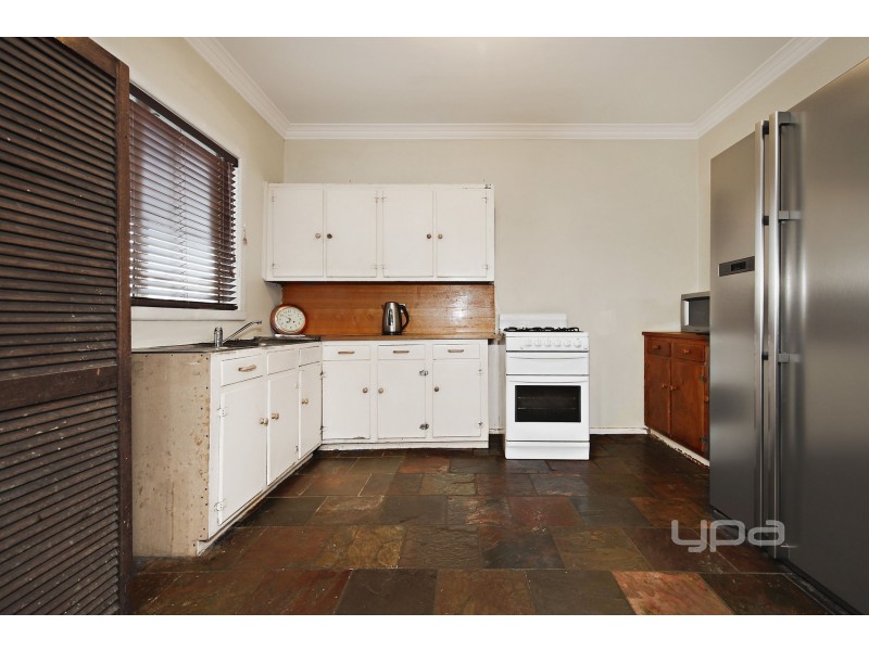 8 Dumfries Street, Deer Park VIC 3023