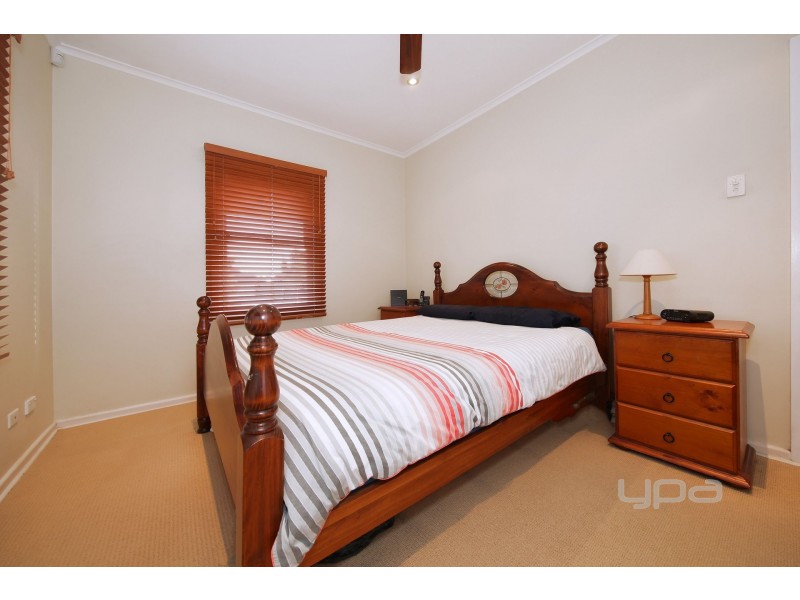 8 Dumfries Street, Deer Park VIC 3023