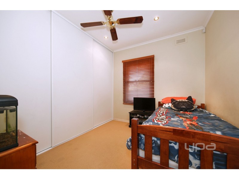 8 Dumfries Street, Deer Park VIC 3023