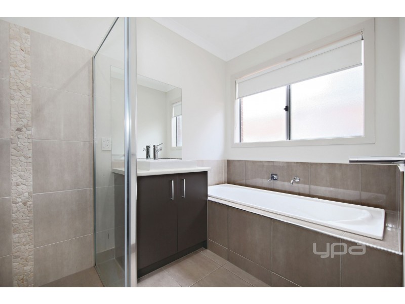 5 Luxor Drive, Plumpton VIC 3335