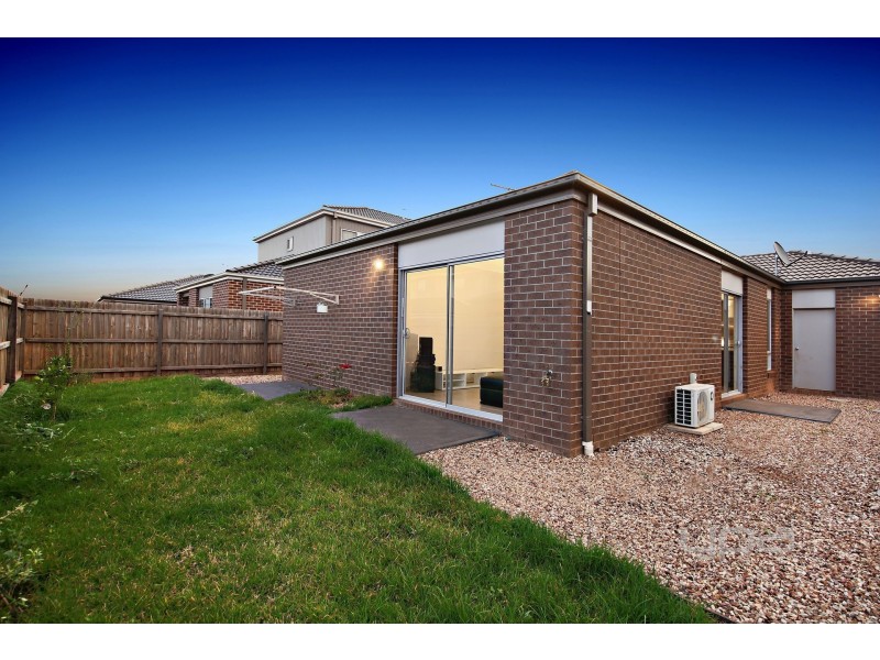 5 Luxor Drive, Plumpton VIC 3335