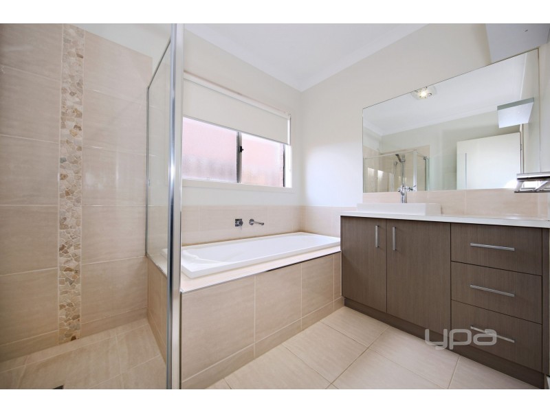 10 Pinnacle Way, Plumpton VIC 3335