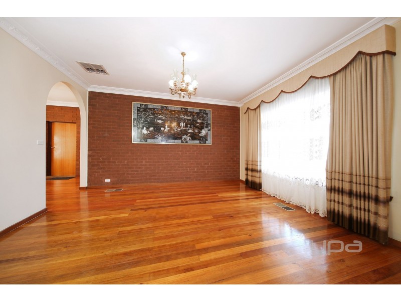 67 Gillespie Road, St Albans VIC 3021