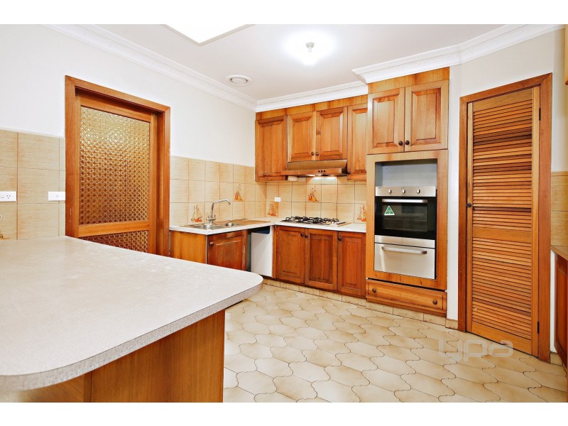 67 Gillespie Road, St Albans VIC 3021