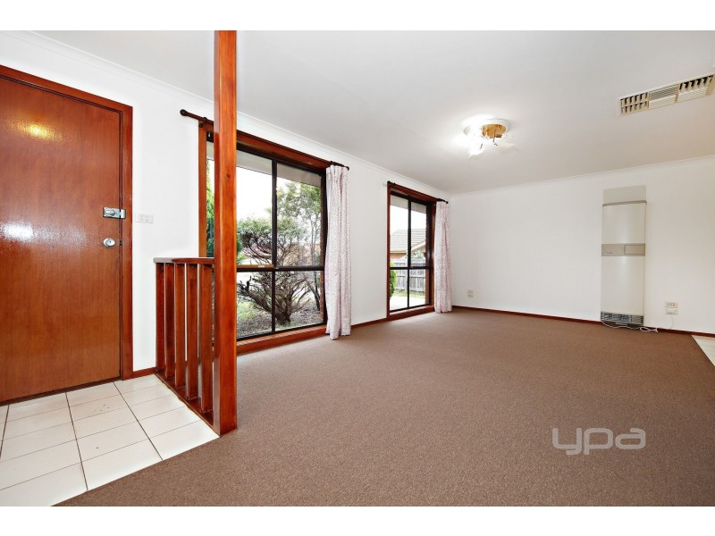 16 Winchester Court, Kings Park VIC 3021