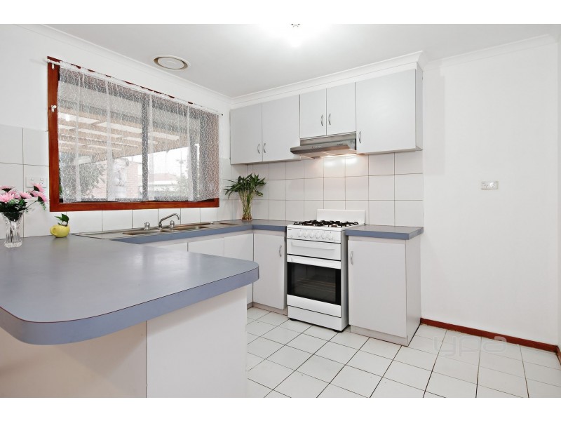 16 Winchester Court, Kings Park VIC 3021