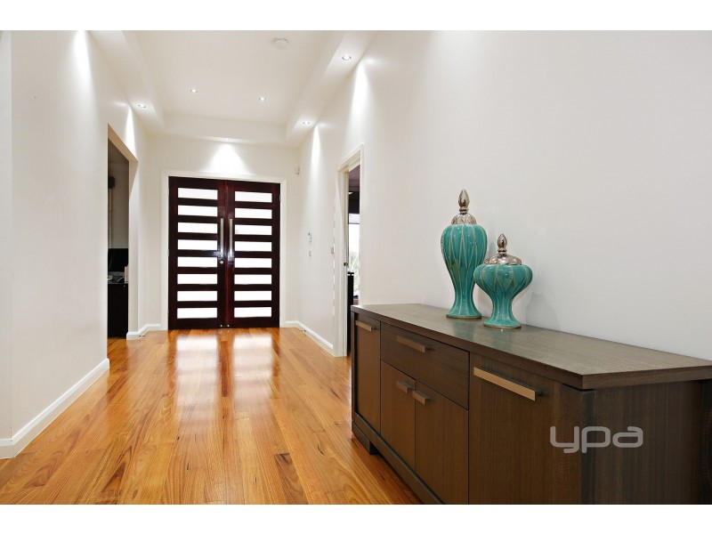 36 Jacaranda Drive, Taylors Hill VIC 3037