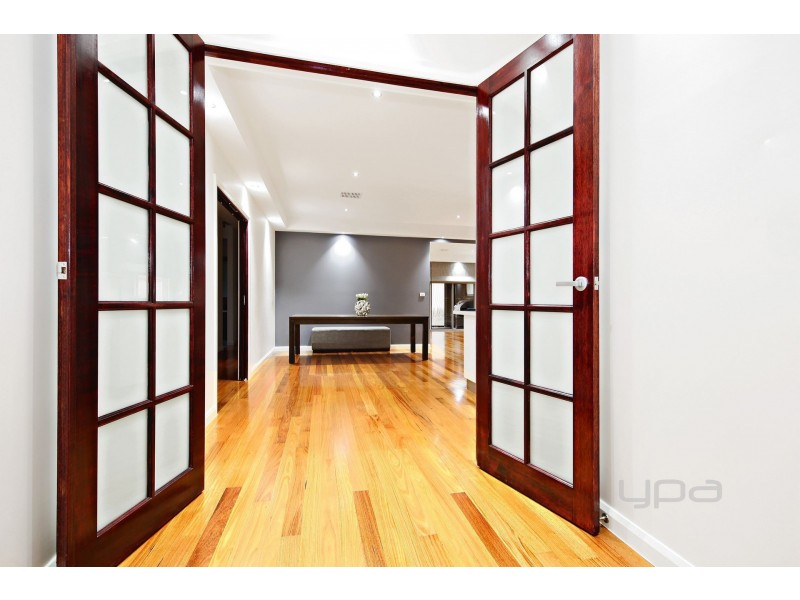 36 Jacaranda Drive, Taylors Hill VIC 3037