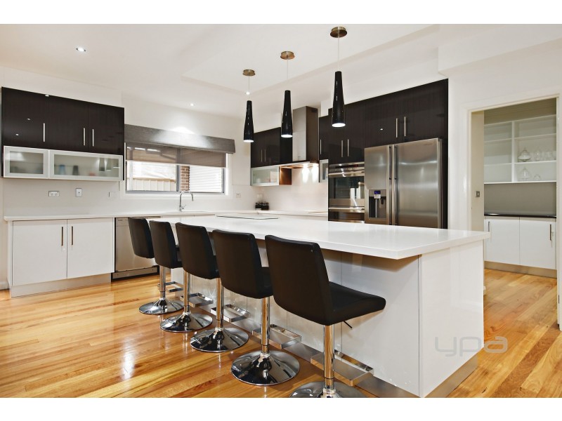 36 Jacaranda Drive, Taylors Hill VIC 3037