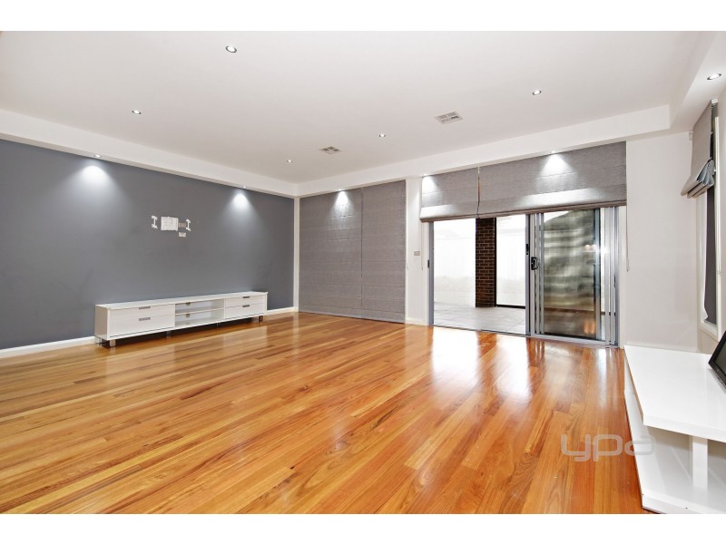 36 Jacaranda Drive, Taylors Hill VIC 3037