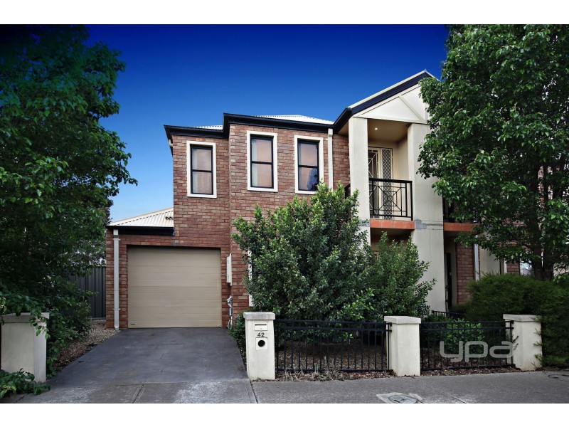 42 O’Donnell Drive, Caroline Springs VIC 3023