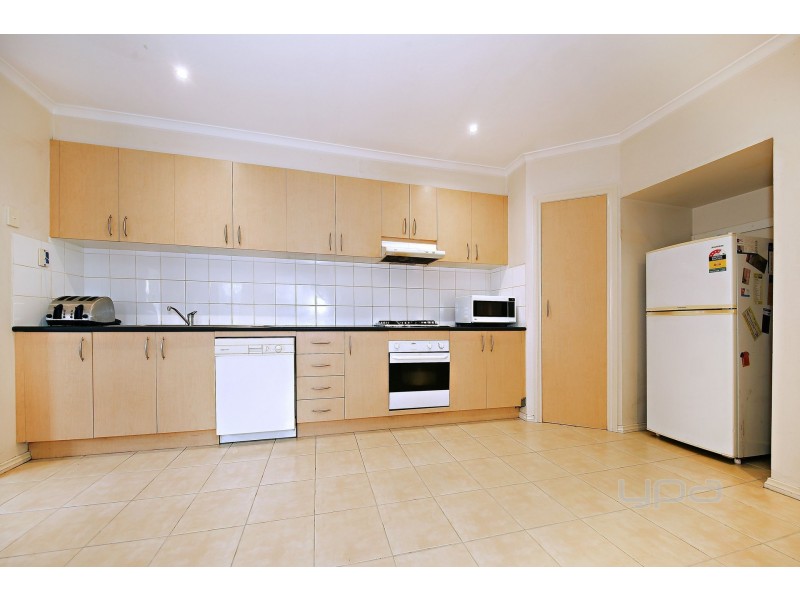 42 O’Donnell Drive, Caroline Springs VIC 3023