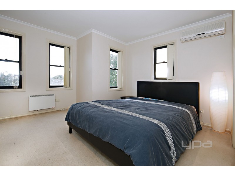 42 O’Donnell Drive, Caroline Springs VIC 3023