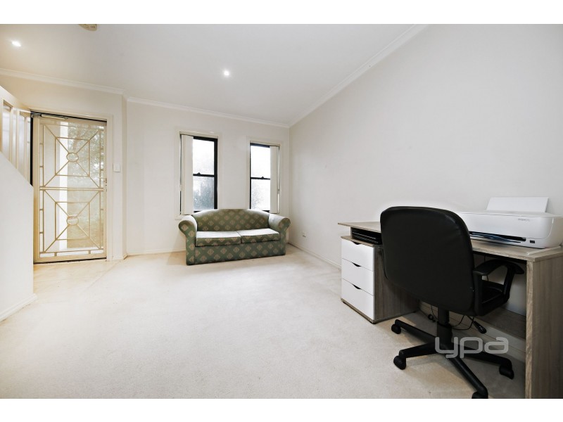 42 O’Donnell Drive, Caroline Springs VIC 3023