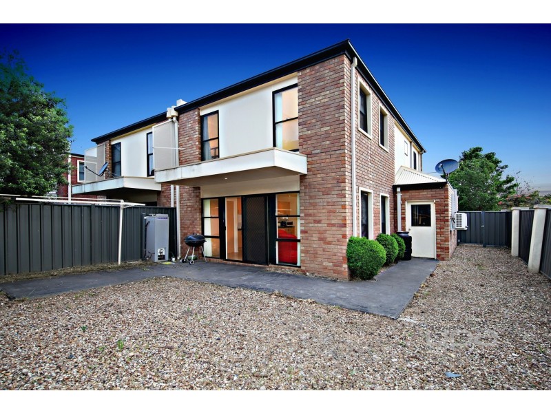 42 O’Donnell Drive, Caroline Springs VIC 3023