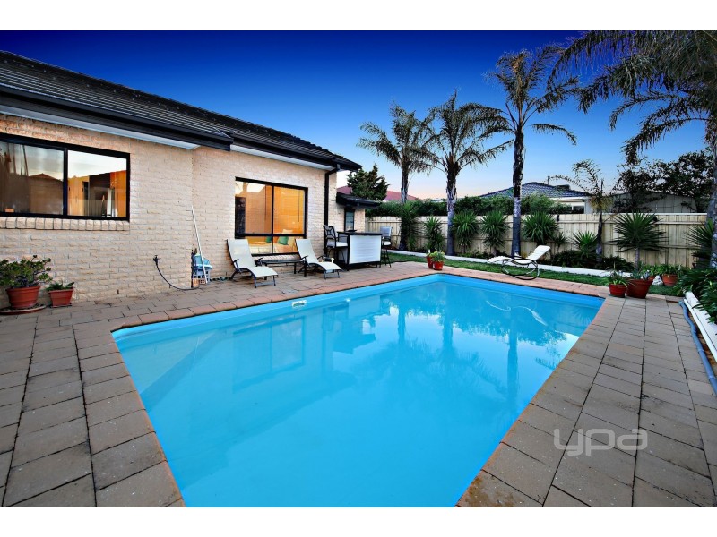 44 Tudor Rose Crescent, Sydenham VIC 3037