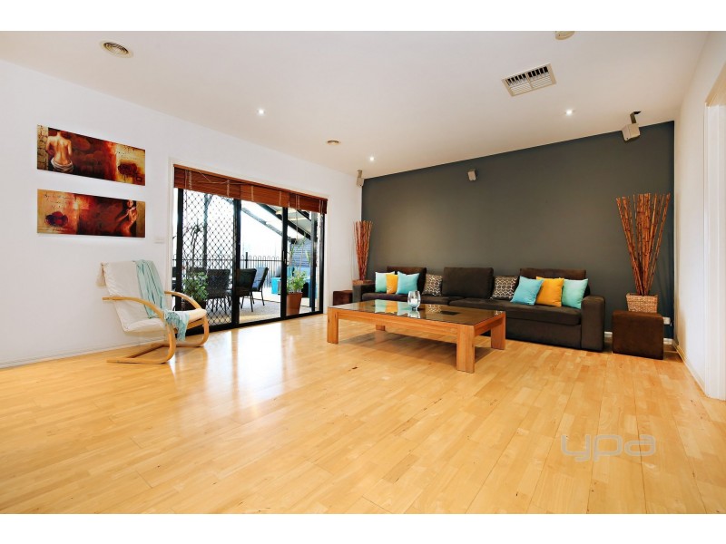 44 Tudor Rose Crescent, Sydenham VIC 3037