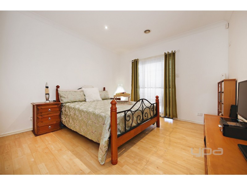 44 Tudor Rose Crescent, Sydenham VIC 3037