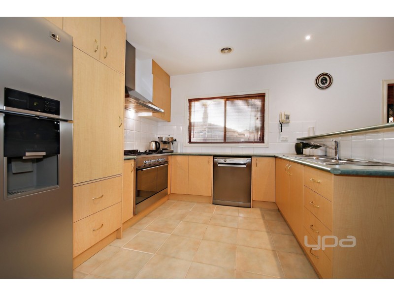 44 Tudor Rose Crescent, Sydenham VIC 3037