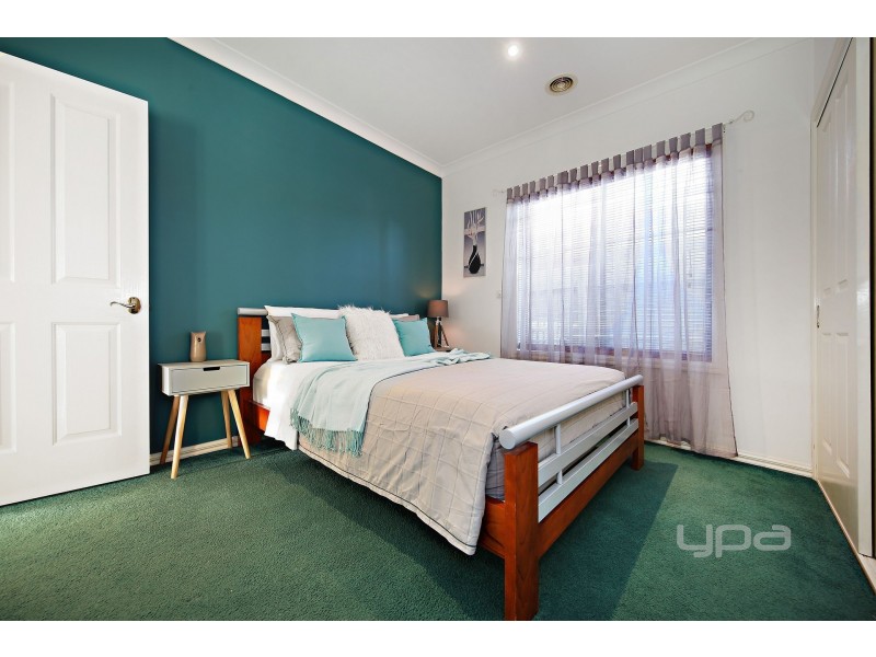44 Tudor Rose Crescent, Sydenham VIC 3037